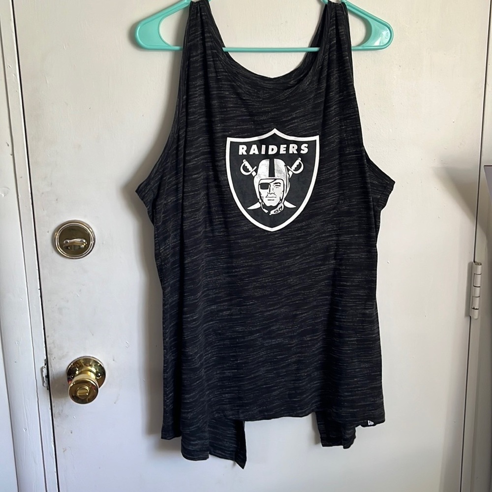 Black Raiders tank top. Size 2xl. $20​